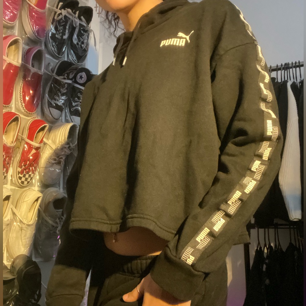 puma cropped sweatshirt